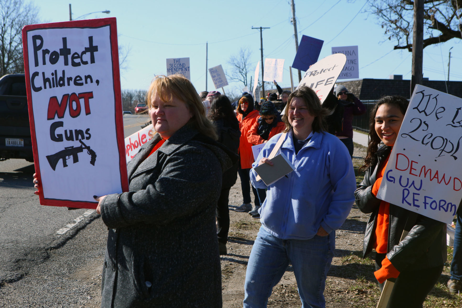 Gallery: Organizers protest outside gun show in Crown Point